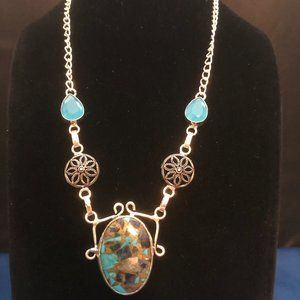 925 Stamped Sterling Silver Spiny Oyster, Chalcedony Gemstone 18'' Necklace.